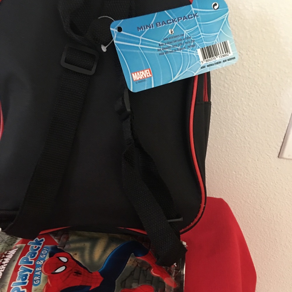 Mini Spider-Man backpack - Picture 3 of 6
